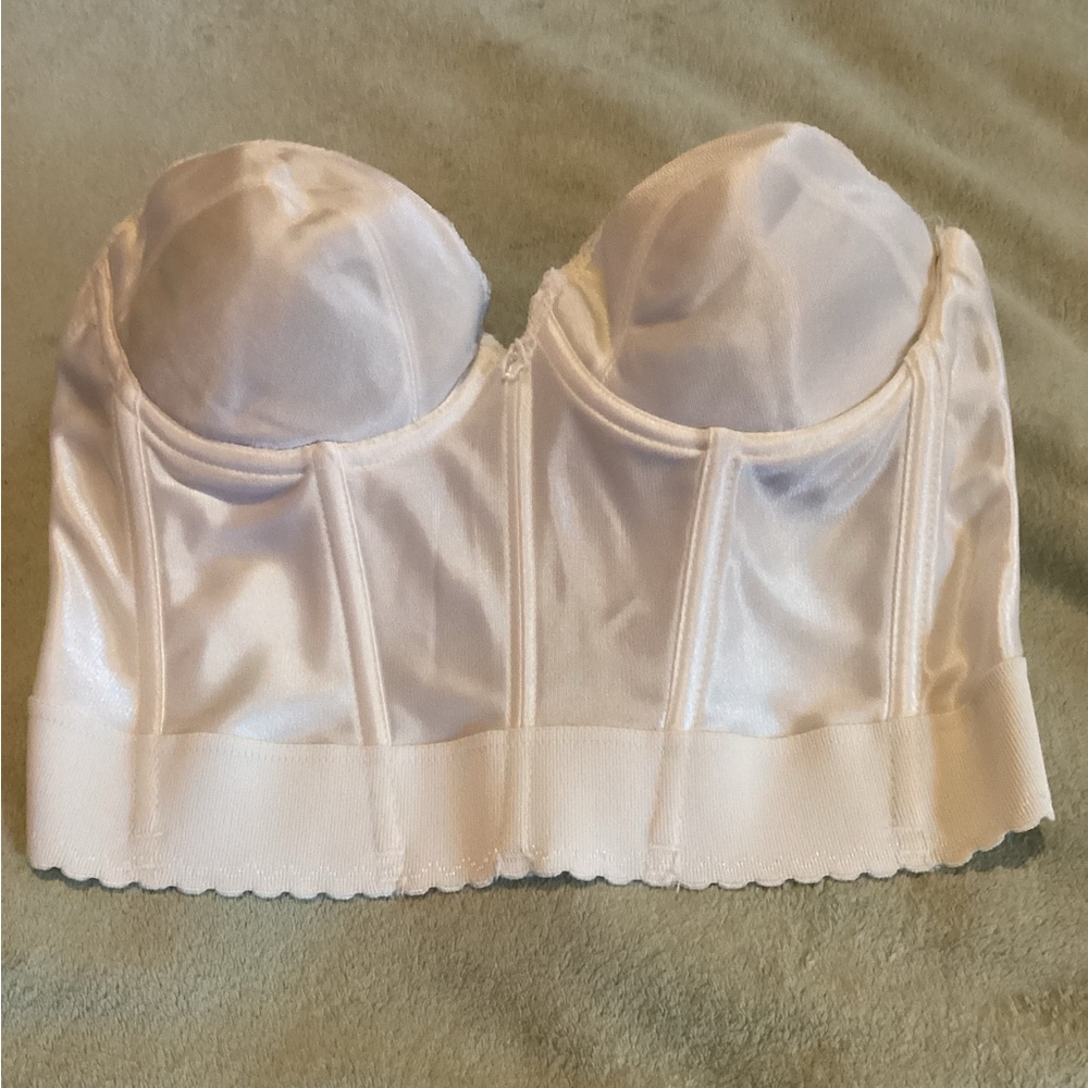 Strapless bra with boning